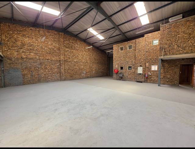 450M² FACTORY TO LET IN ANDERBOLT